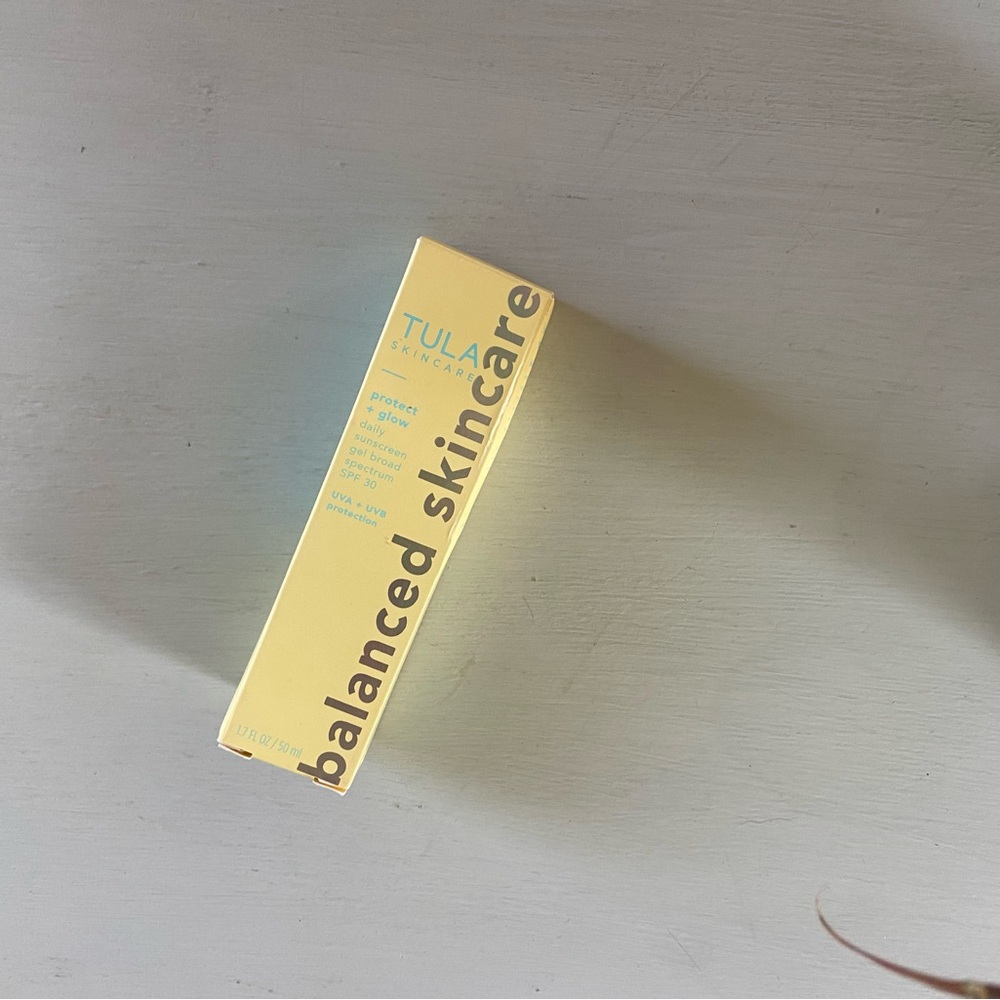 NWT TULA Skincare Protect + Glow Daily Sunscreen Gel Broad Spectrum SPF